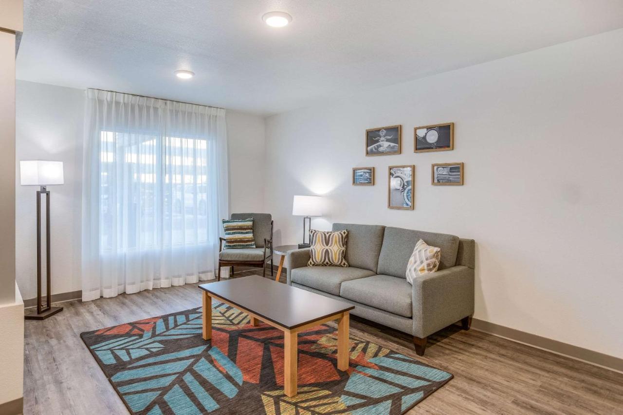 Woodspring Suites Detroit Farmington Hills Zewnętrze zdjęcie