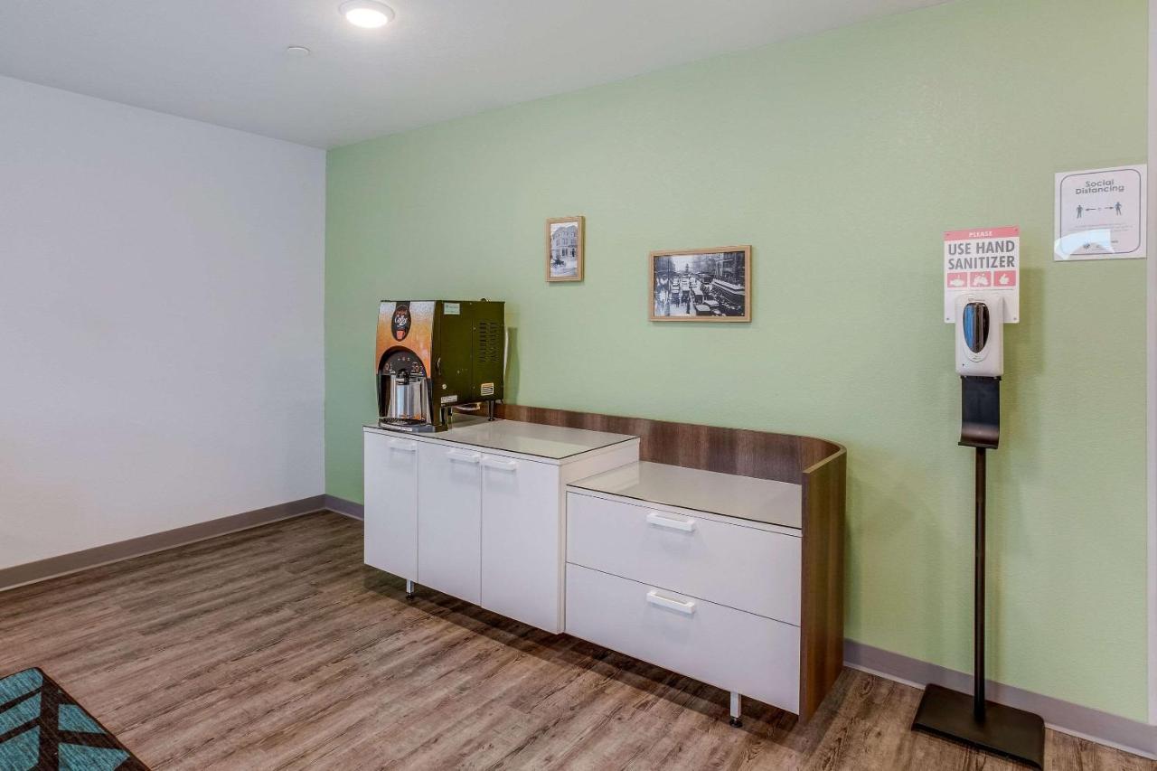 Woodspring Suites Detroit Farmington Hills Zewnętrze zdjęcie