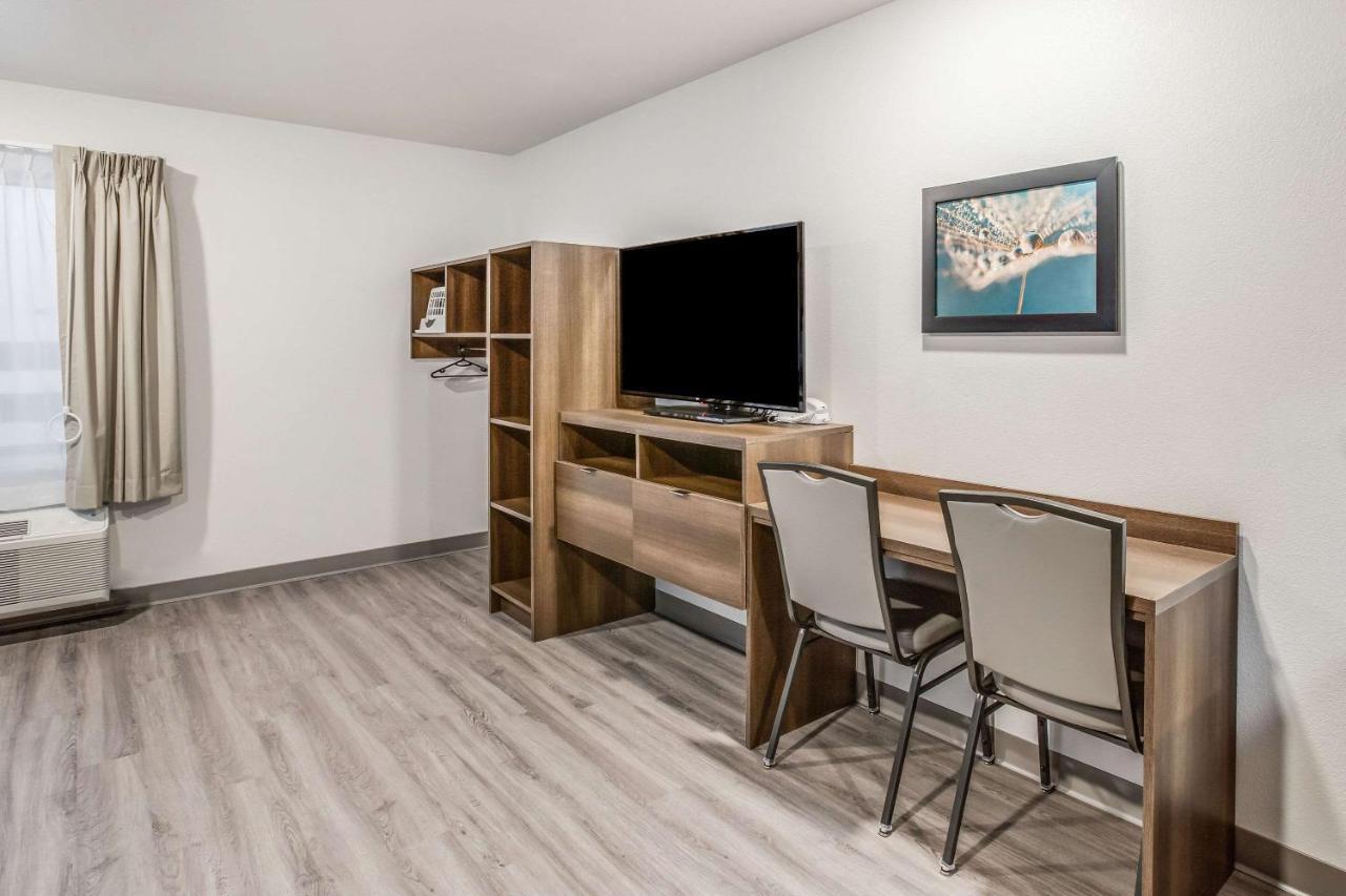 Woodspring Suites Detroit Farmington Hills Zewnętrze zdjęcie