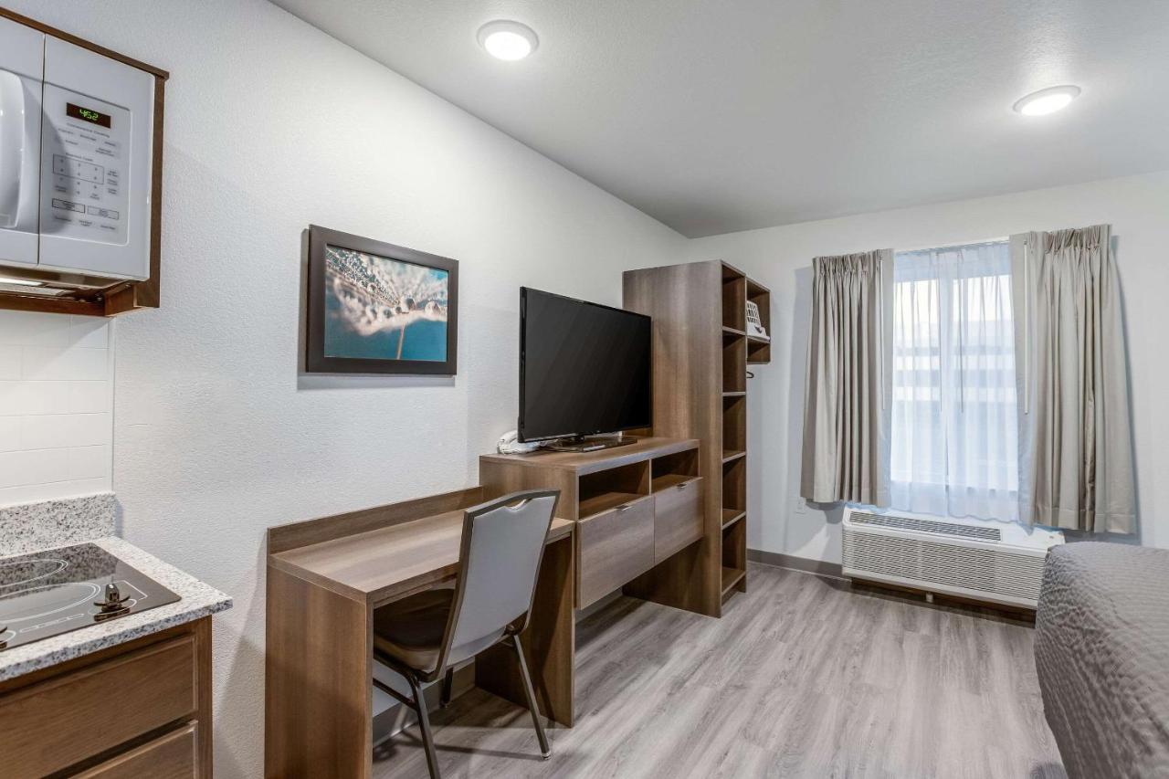 Woodspring Suites Detroit Farmington Hills Zewnętrze zdjęcie