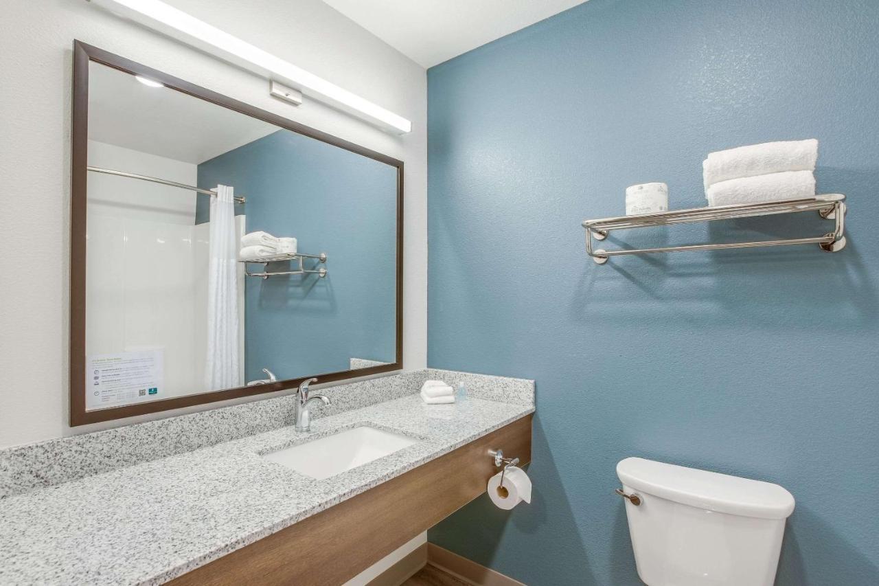 Woodspring Suites Detroit Farmington Hills Zewnętrze zdjęcie