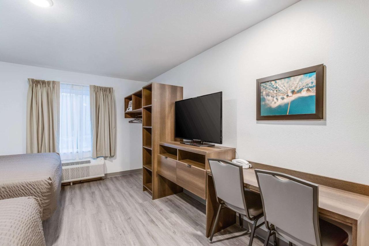 Woodspring Suites Detroit Farmington Hills Zewnętrze zdjęcie