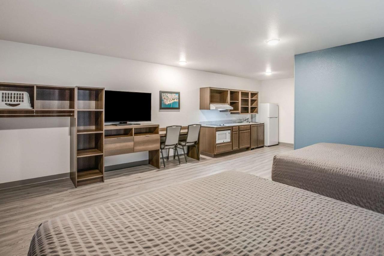 Woodspring Suites Detroit Farmington Hills Zewnętrze zdjęcie