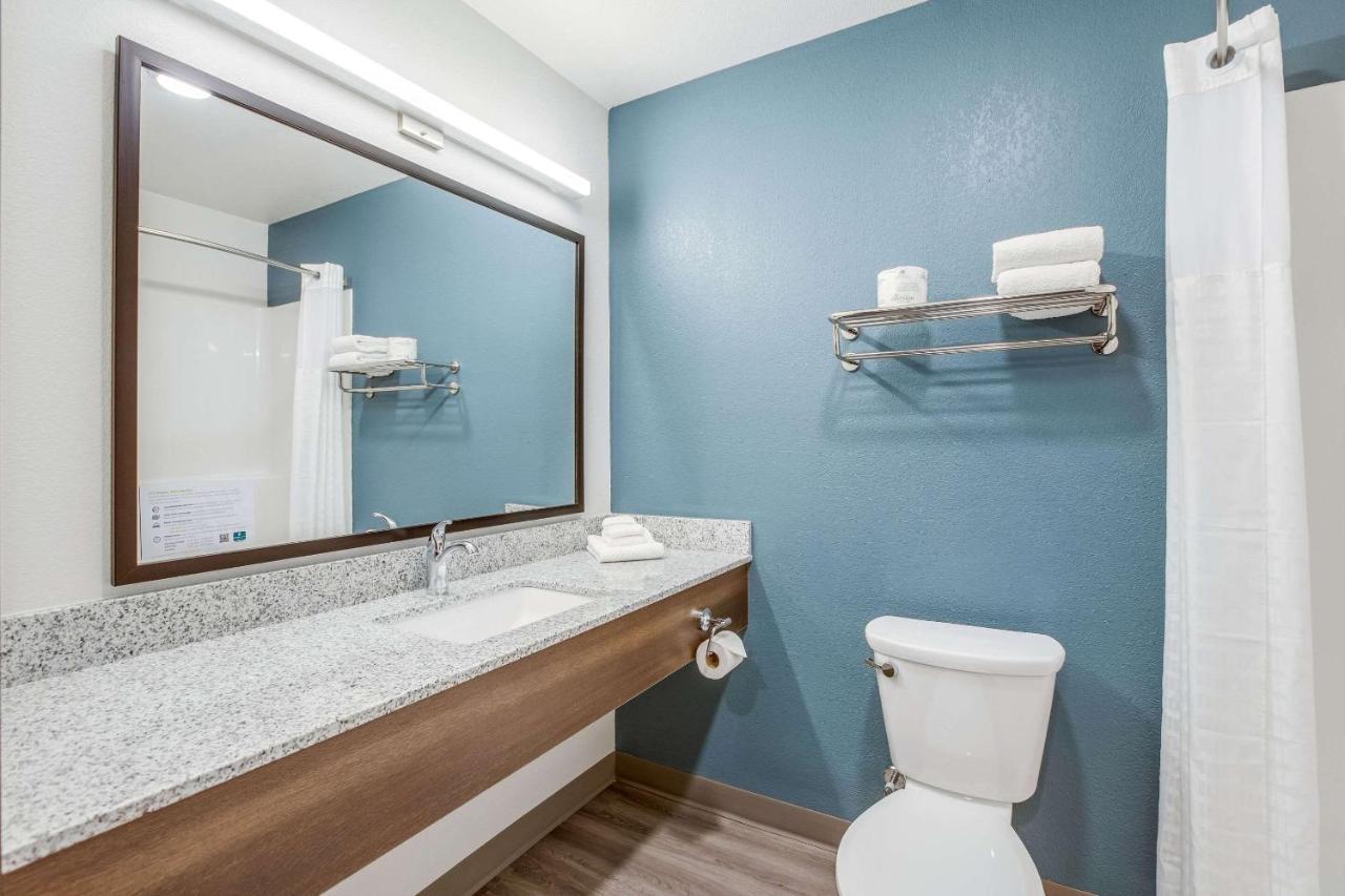 Woodspring Suites Detroit Farmington Hills Zewnętrze zdjęcie