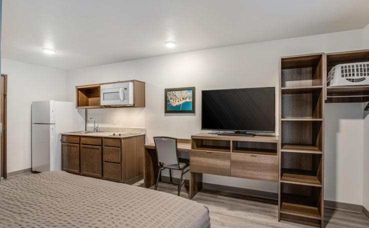 Woodspring Suites Detroit Farmington Hills Zewnętrze zdjęcie